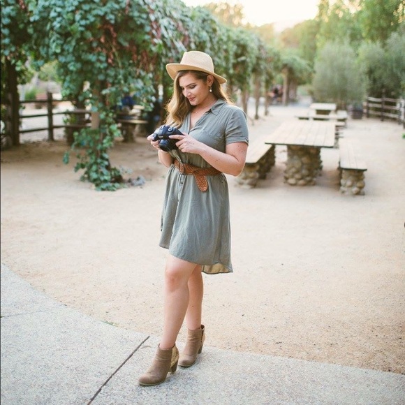 Meet your Posher, Erin - Picture 3 of 3