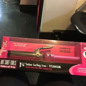 Hot shot tools 1 1/4 inch salon curling iron