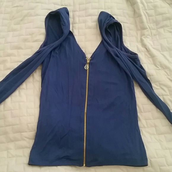 Top - Picture 2 of 2