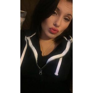 Meet your Posher, Alyssa
