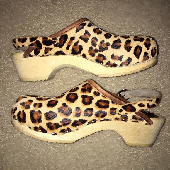 Hanna Andersson Shoes - Hanna Andersson Leopard Print Calf Hair Clogs 39