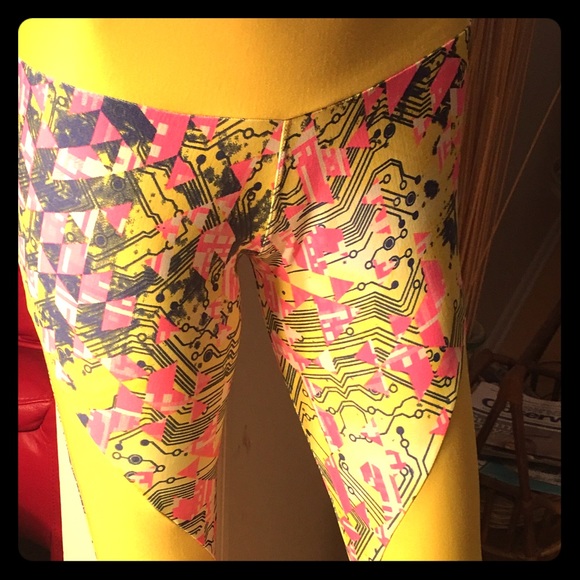 High quality and pressure workout designer pants.