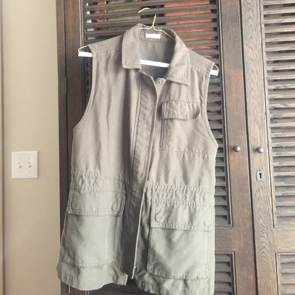Army green cargo vest