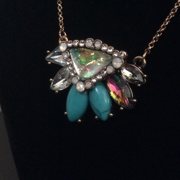 💙💚New Gold Tone Mixed Stone Rhinestone Necklace! - Picture 3 of 4