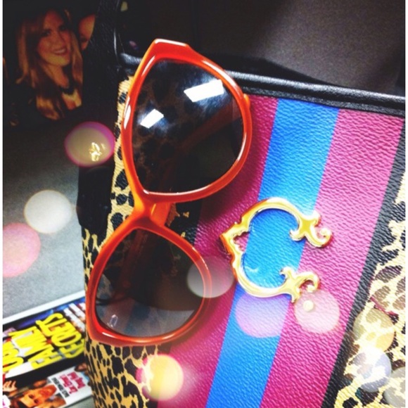 🍁Authentic House of Harlow Sunglasses.