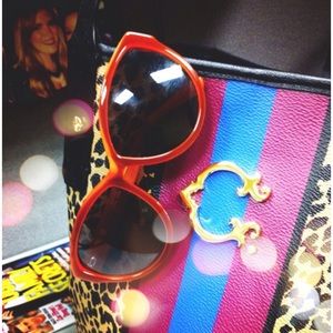 🍁Authentic House of Harlow Sunglasses.