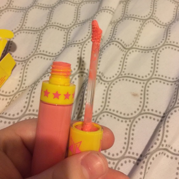 Jeffree Star [LE] Velour Liquid Lipstick in 714 - Picture 3 of 4