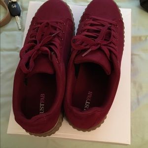 Burgundy Creepers