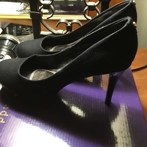 Tahari Black Heels