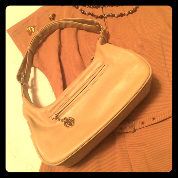 Tan Giani Bernini handbag