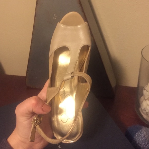 High heels - Picture 2 of 3