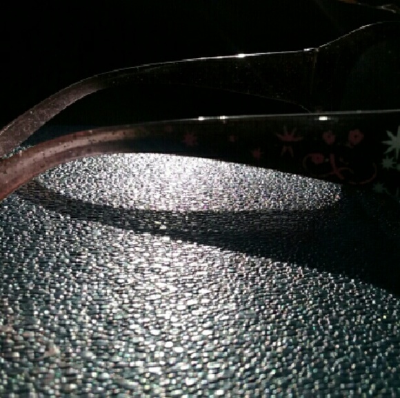 Sunglasses - Picture 3 of 3