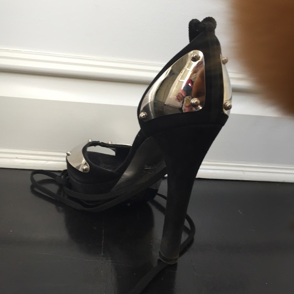 BASICALLY NEW 7.5gucci heels with. Chrome - Picture 3 of 4
