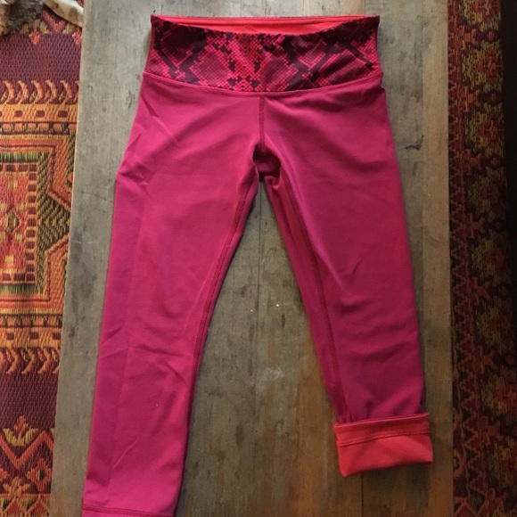 Reversible lululemon crop pants