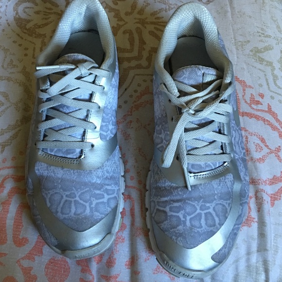 Nike free runs