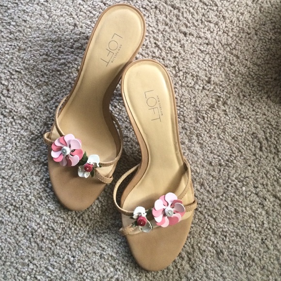 EUC Ann Taylor Loft sandals