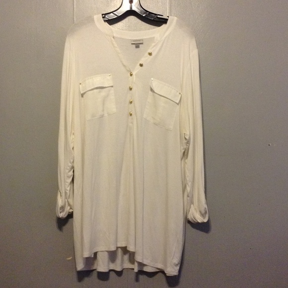 Woman's plus size shirt 22/24 Avenue