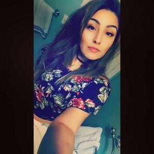 Meet your Posher, Crystal