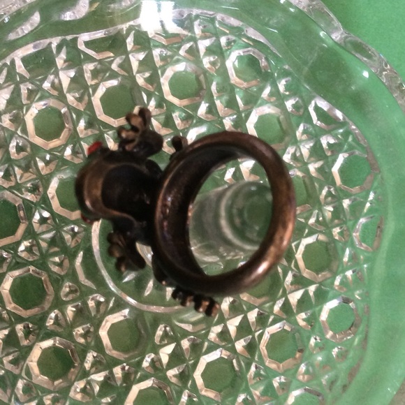 NEW Rhinestone Frog Ring! Statement Ring 💚🐸 CUTE - Picture 4 of 4