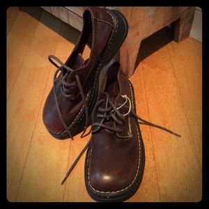 BORN sz. 10 Brand New Brown lace up Loafers