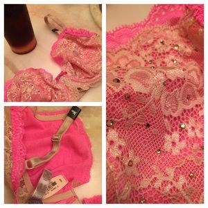 💕VS Pretty NWT Lace and Jewel Bra💕