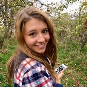 Meet your Posher, Jena