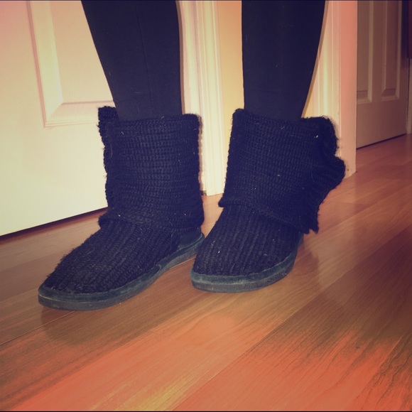 Black Knit Bearpaw Boot