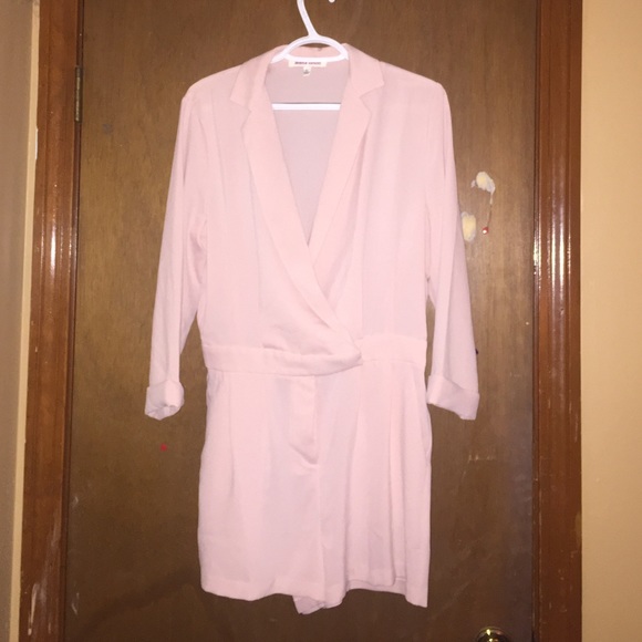 Light pink/ cream romper size large - Picture 2 of 2