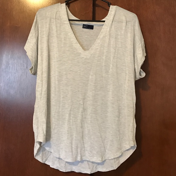 GAP loose vneck tee