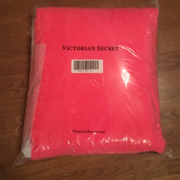 PINK Sherpa Blanket- FINAL PRICE - Picture 2 of 3