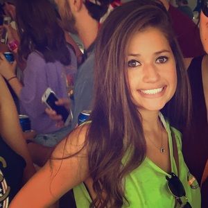 Meet your Posher, Nina