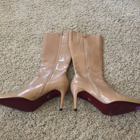 Ann Taylor Super Cute Boots!