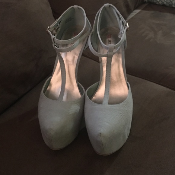 Mint High Heels - Picture 2 of 3