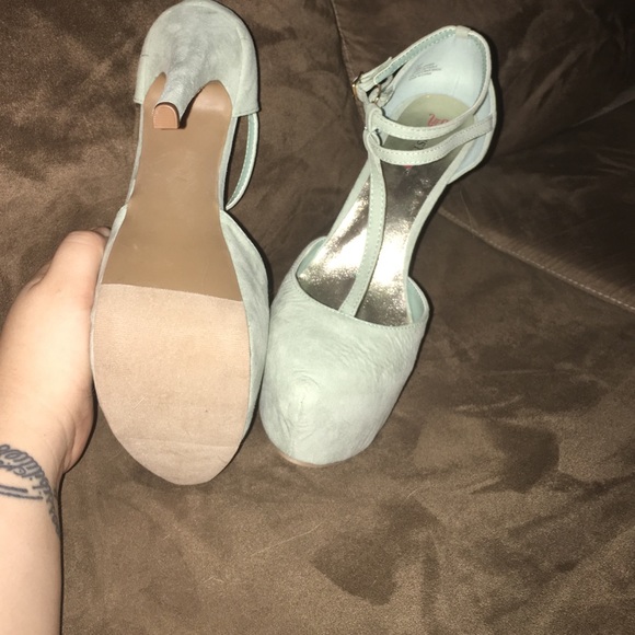 Mint High Heels - Picture 3 of 3