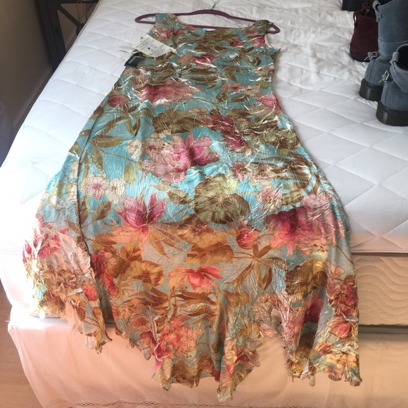 Dress - Picture 3 of 3