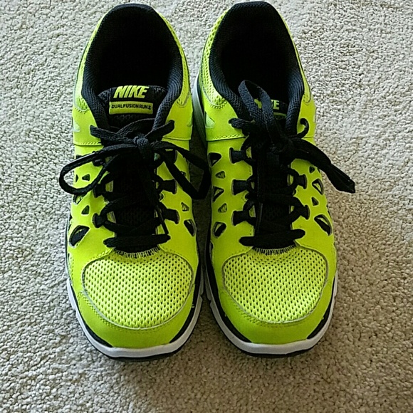 Nike Dual Fusion sneakers