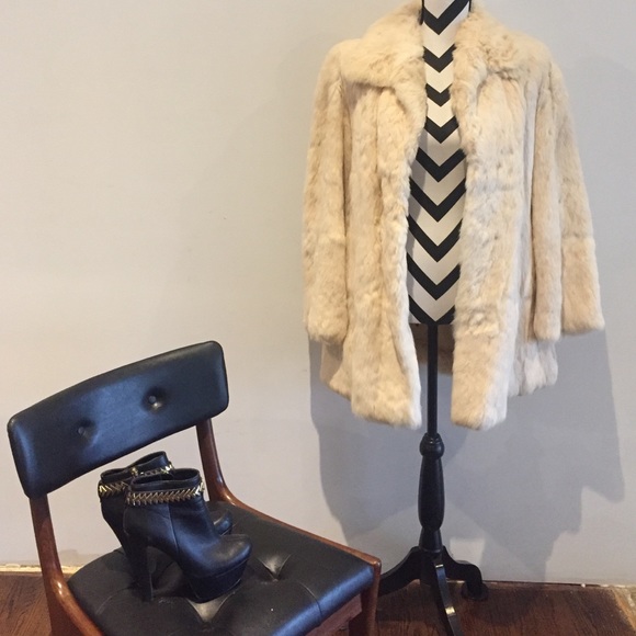 Fur Coat - Picture 4 of 4