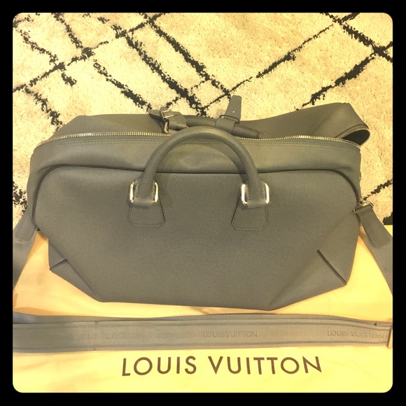 Louis Vuitton travel duffle bag - Picture 1 of 4