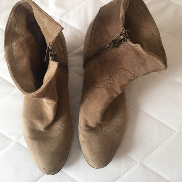 Boots - Picture 2 of 3