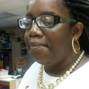 Meet your Posher, Dominique