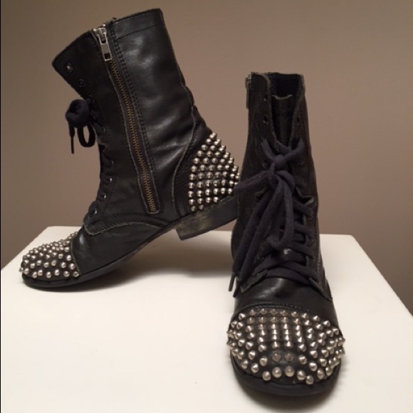 TROOOPA by Steve Madden