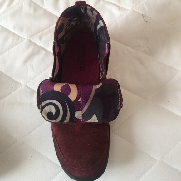 Boots - Picture 4 of 4