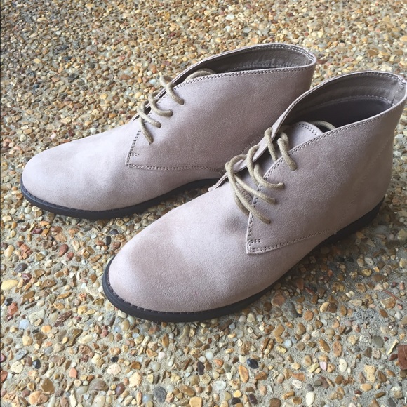 White mountain booties