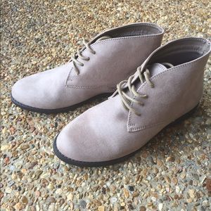 White mountain booties