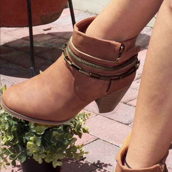 Chained Up Booties - Picture 2 of 3