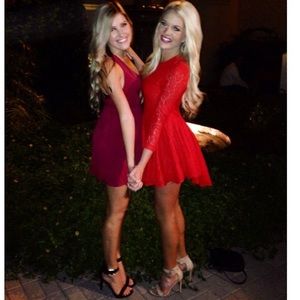 Long sleeve red lace dress perfect for Christmas❤️