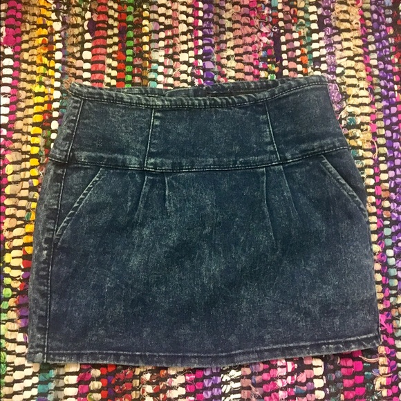 Forever 21 denim mini skirt. Only worn once!