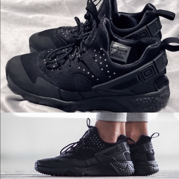 Nike Air Huaraches All Black