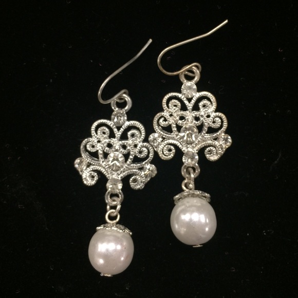 Swarovski Crystal rhinestone pearl earrings