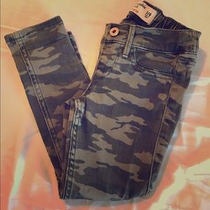Abercrombie kids camo jeggins size 3/4